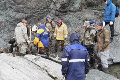 На Камчатке потерпел крушение самолет с 22 пассажирами. Он рухнул при посадке