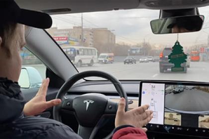 На своем ходу. У Tesla начались проблемы в США. Как это повлияет на будущее беспилотных автомобилей?