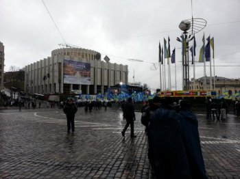 На Европейской площади в Киеве начался митинг регионалов